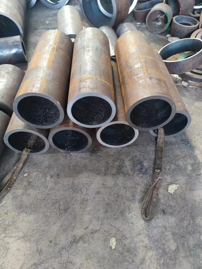 和布克赛尔和布克赛尔和布克赛尔12Cr1MovG无缝钢管切割